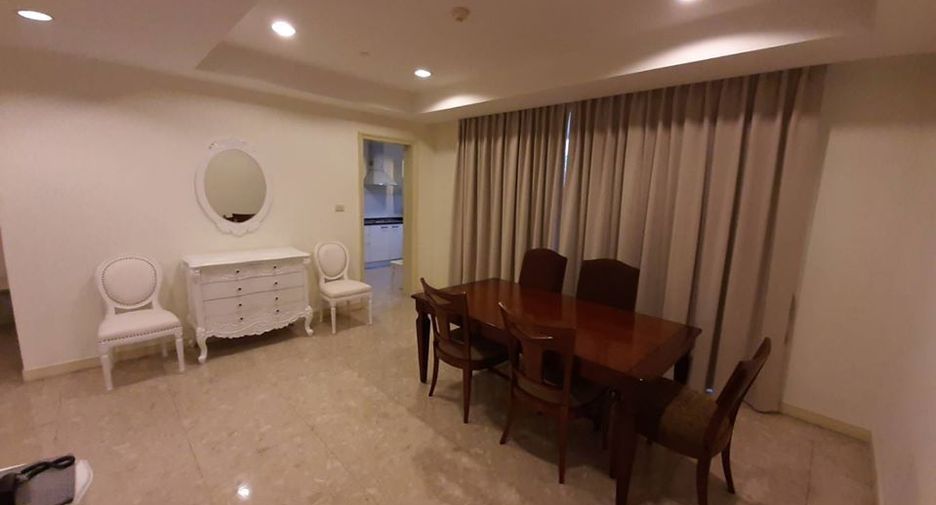 Condo en alquiler de 4 habitaciones en Watthana, Bangkok