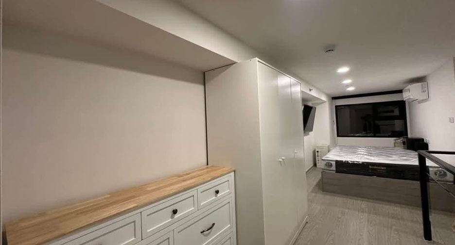 For rent 2 bedrooms condo in Bang Kapi, Bangkok