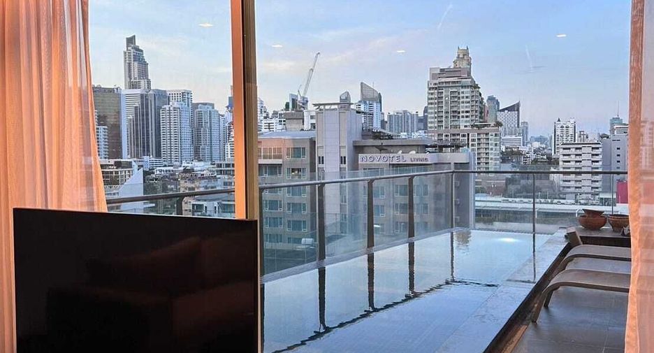 For rent 3 bedrooms condo in Khlong Toei, Bangkok