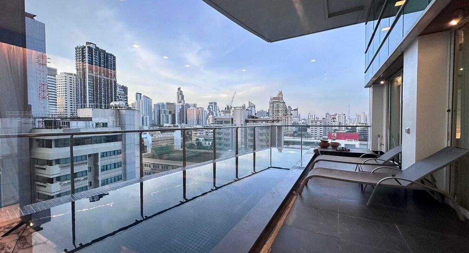 For rent 3 bedrooms condo in Khlong Toei, Bangkok