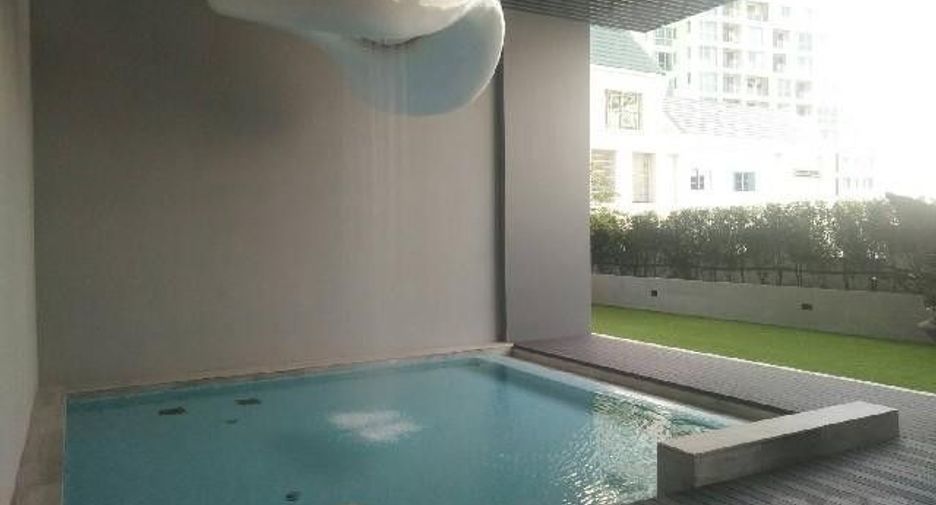 For rent 3 ベッドルーム condo in Sathon, Bangkok