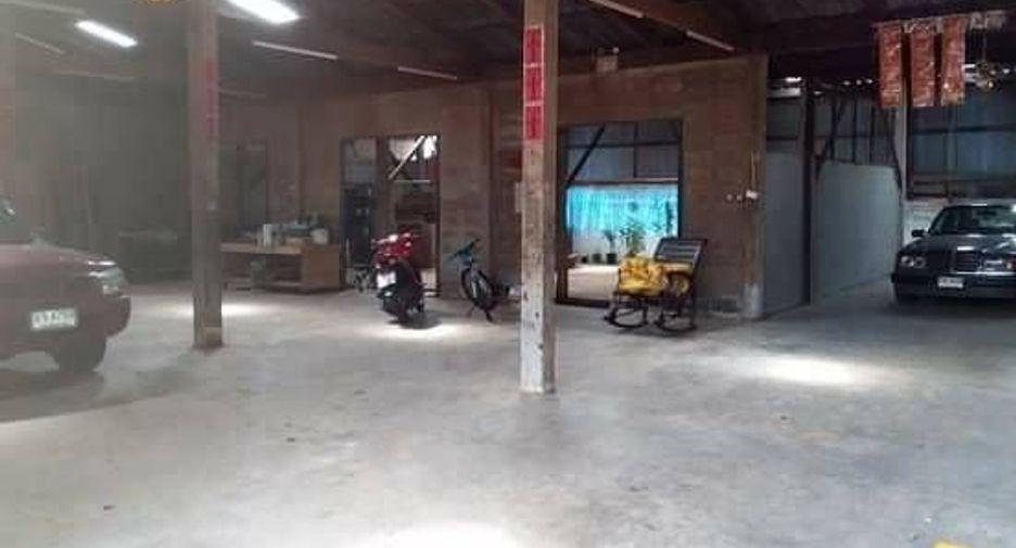 For sale 3 ベッドルーム house in Phra Khanong, Bangkok