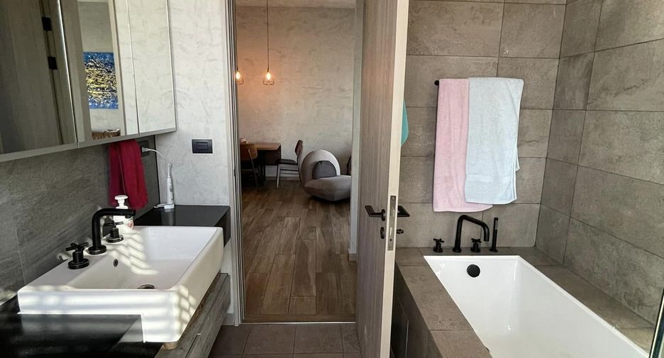 For sale and for rent 2 bedrooms condo in Watthana, Bangkok