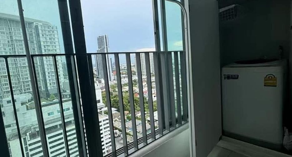 For rent 2 bedrooms condo in Phra Khanong, Bangkok