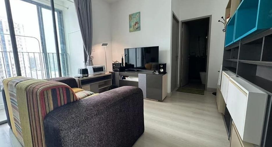 For rent 2 bedrooms condo in Phra Khanong, Bangkok