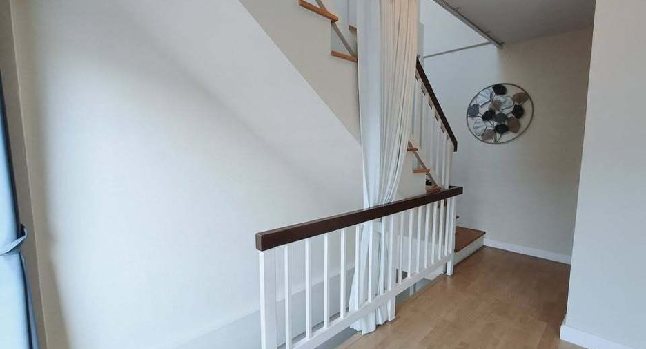 For rent 3 bedrooms townhouse in Bang Kapi, Bangkok
