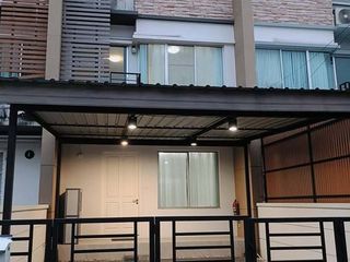 出租 3 卧室 联排别墅 在 Bang Kapi, 曼谷