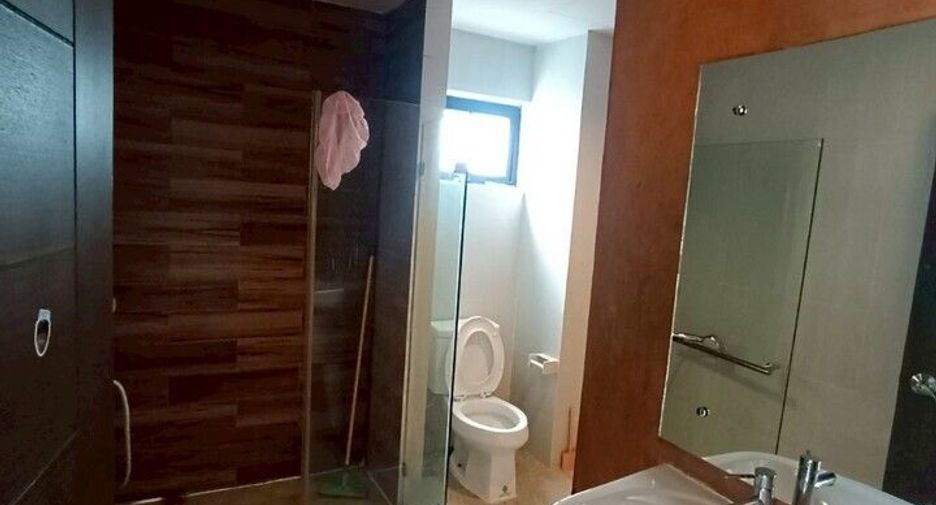 For sale 3 bedrooms townhouse in Don Mueang, Bangkok