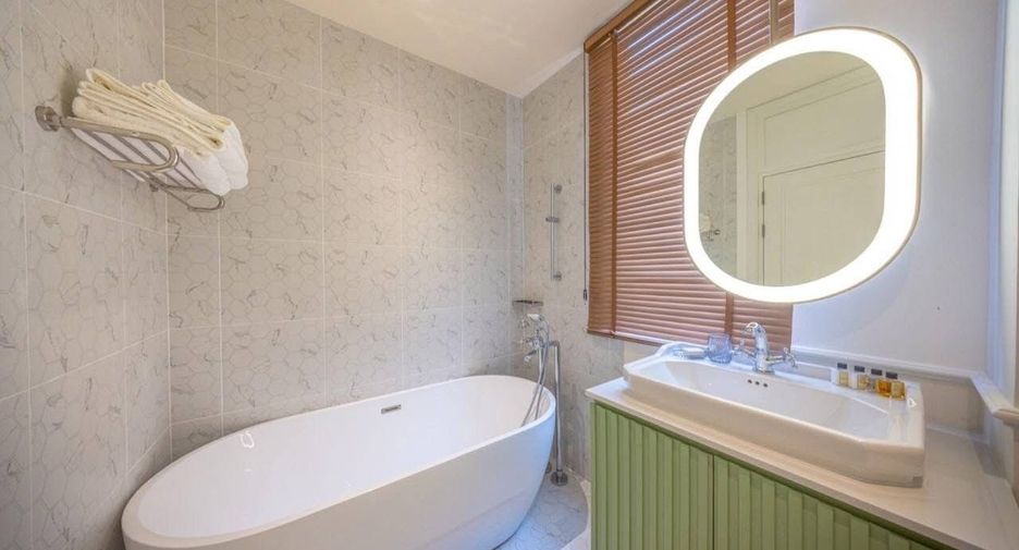 For sale 6 bedrooms hotel in Bang Bon, Bangkok