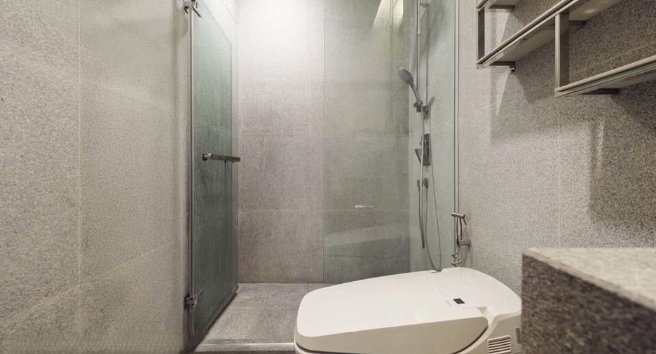 For sale 2 bedrooms condo in Pathum Wan, Bangkok