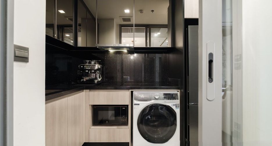 For sale 2 bedrooms condo in Pathum Wan, Bangkok