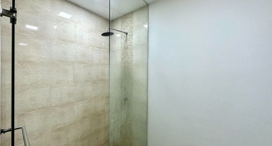 For sale 2 ベッドルーム condo in Yan Nawa, Bangkok