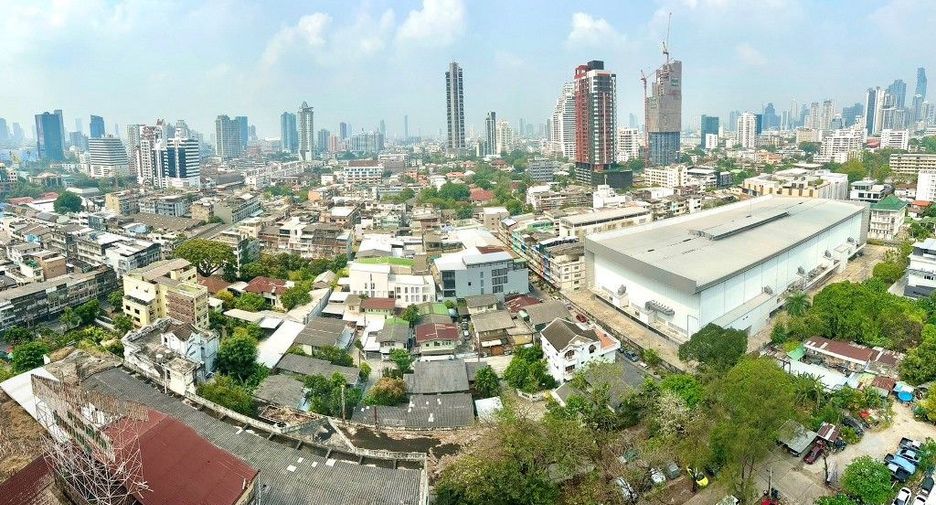 For sale 2 ベッドルーム condo in Yan Nawa, Bangkok