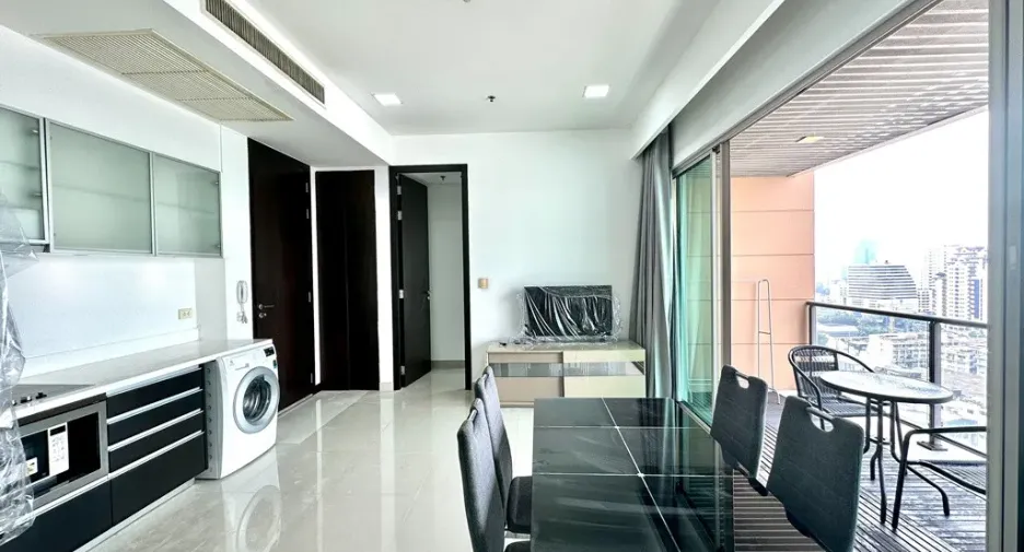 For sale 2 ベッドルーム condo in Yan Nawa, Bangkok