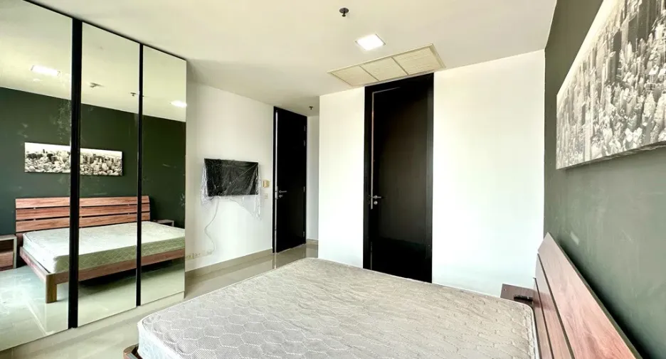 For sale 2 ベッドルーム condo in Yan Nawa, Bangkok