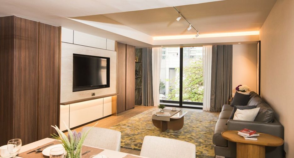 For rent 3 bedrooms condo in Khlong Toei, Bangkok