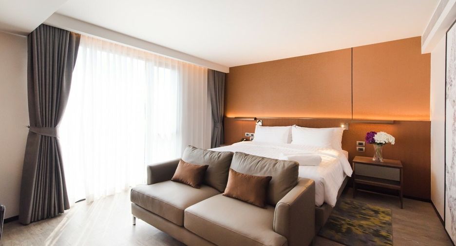 For rent 3 bedrooms condo in Khlong Toei, Bangkok