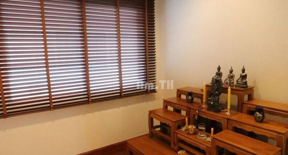 For sale 4 bedrooms house in Prawet, Bangkok