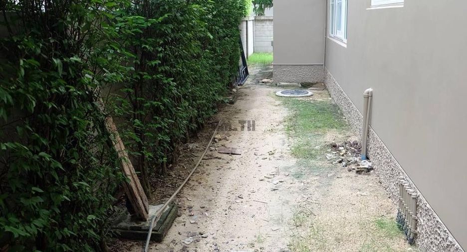 For sale 4 bedrooms house in Prawet, Bangkok