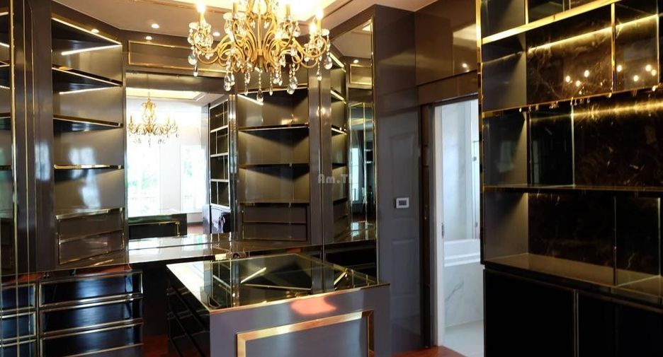 For sale 4 bedrooms house in Prawet, Bangkok