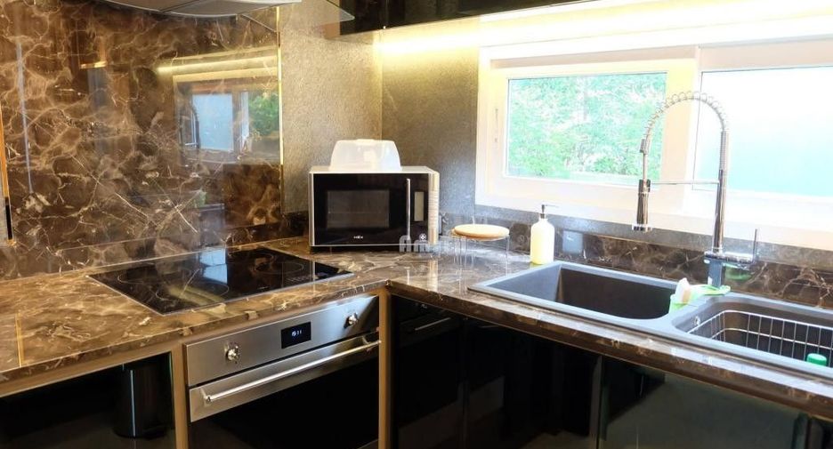 For sale 4 bedrooms house in Prawet, Bangkok