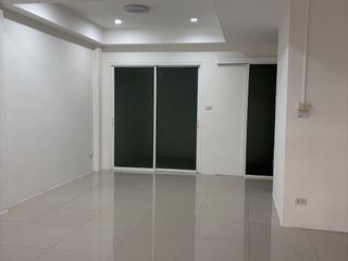 Продажа и аренда 3 спальни таунхаус в Буенг Кум, Бангкок