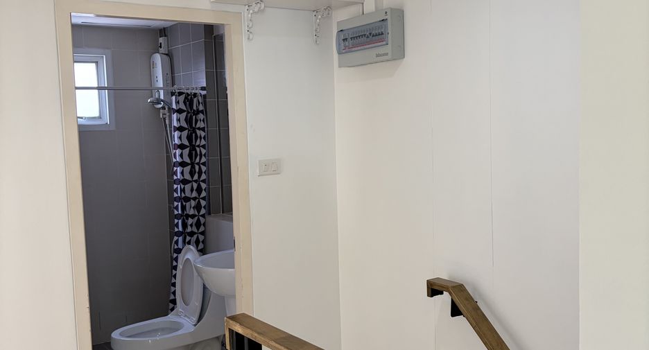 For sale and for rent 3 bedrooms townhouse in Bueng Kum, Bangkok