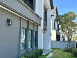 Аренда 4 спальни дом в Bang Phli, Самутпракан