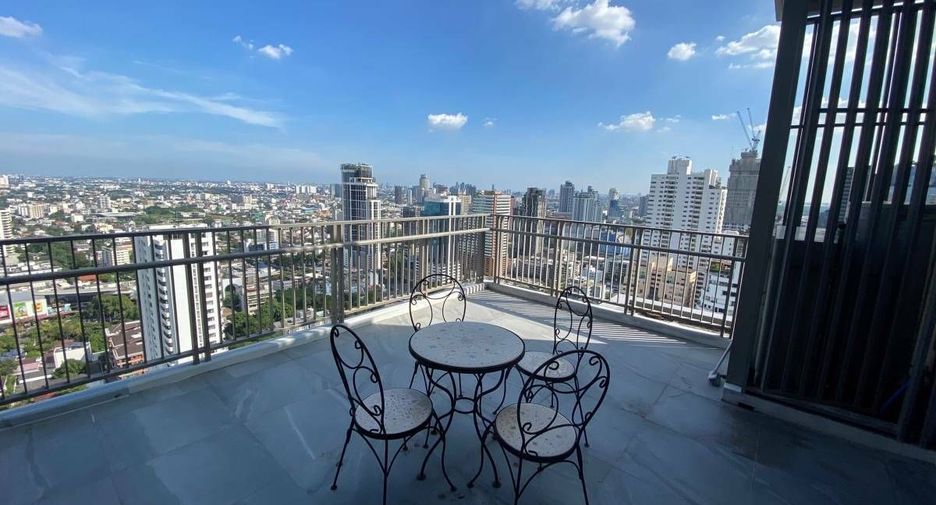 À louer 3 chambres condo à Watthana, Bangkok
