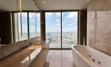 Condo en venta de 4 habitaciones en Khlong San, Bangkok
