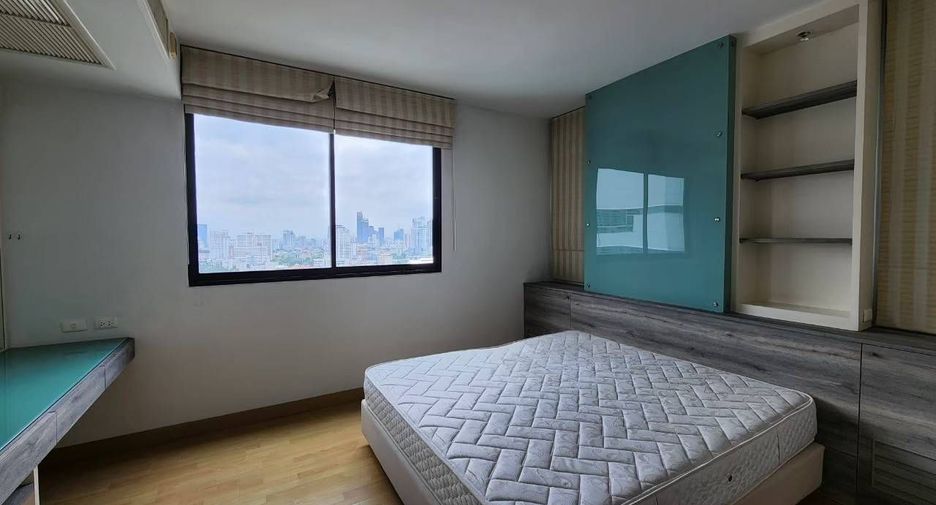 For rent 2 bedrooms condo in Watthana, Bangkok