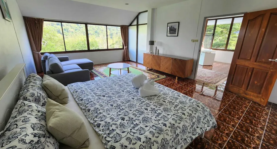For sale and for rent 13 bedrooms hotel in Mueang Phuket, Phuket