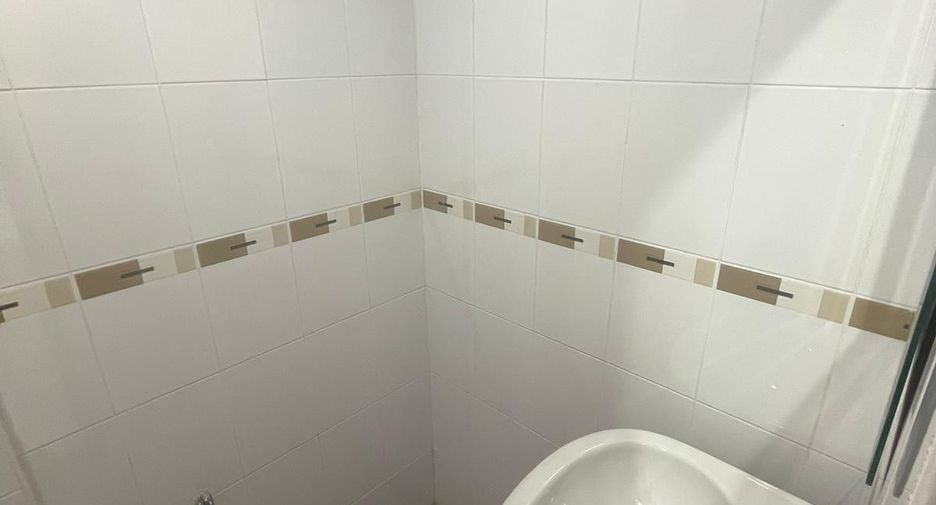For sale and for rent 4 bedrooms retail Space in Mueang Phuket, Phuket