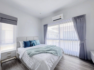 For rent 4 ベッドルーム house in Bang Kapi, Bangkok