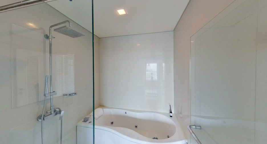 For rent 1 bed condo in Watthana, Bangkok