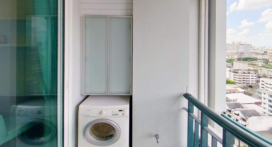 For rent 1 bed condo in Watthana, Bangkok