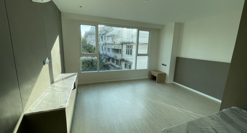For rent 2 bedrooms apartment in Watthana, Bangkok