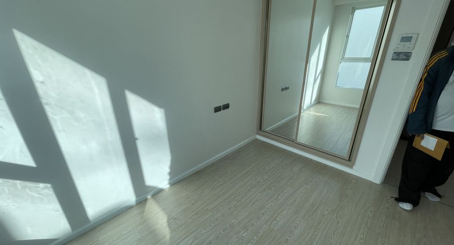 For rent 2 bedrooms apartment in Watthana, Bangkok