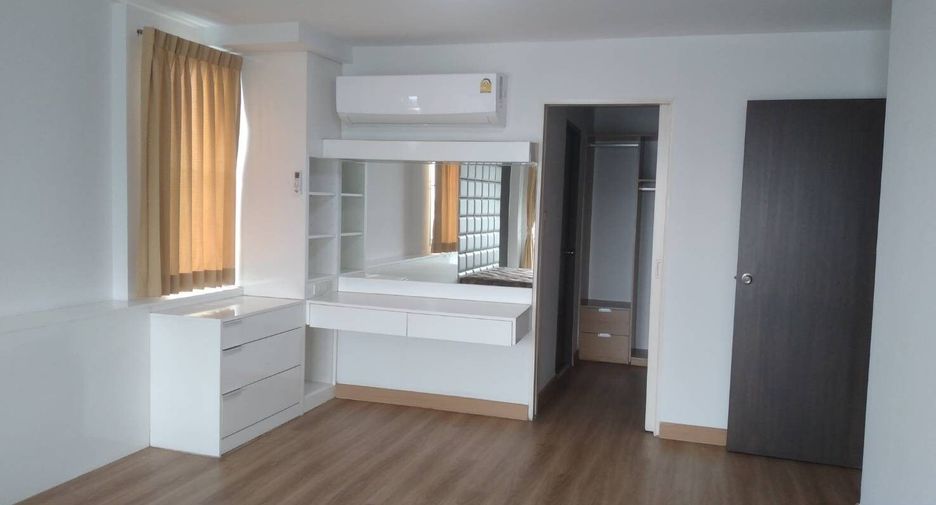 Wohnung zur Miete mit 1 Zimmer in Dusit, Bangkok