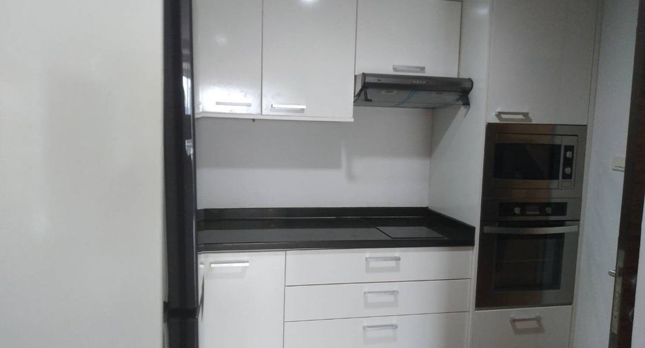 Wohnung zur Miete mit 1 Zimmer in Dusit, Bangkok