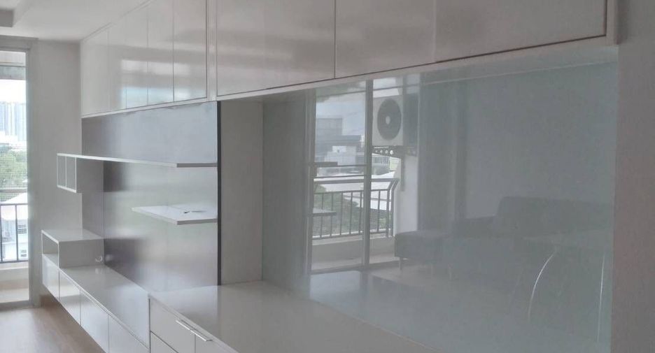 Wohnung zur Miete mit 1 Zimmer in Dusit, Bangkok
