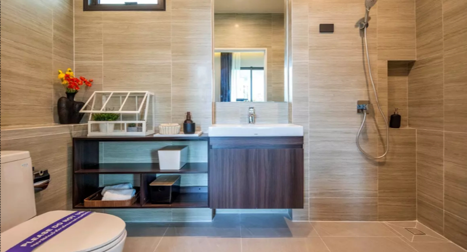For sale 4 bedrooms house in Bang Na, Bangkok