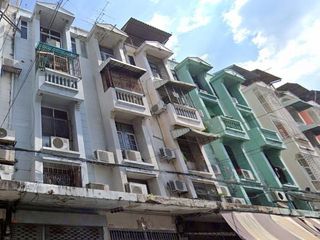 À vendre 4 chambres maison de ville à Chatuchak, Bangkok
