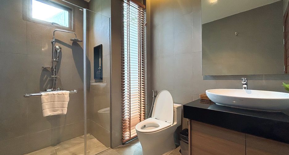 For sale 4 bedrooms villa in Thalang, Phuket