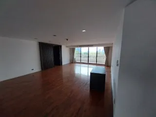 For rent 4 ベッドルーム apartment in Khlong Toei, Bangkok