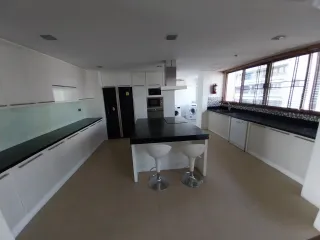 For rent 4 ベッドルーム apartment in Khlong Toei, Bangkok