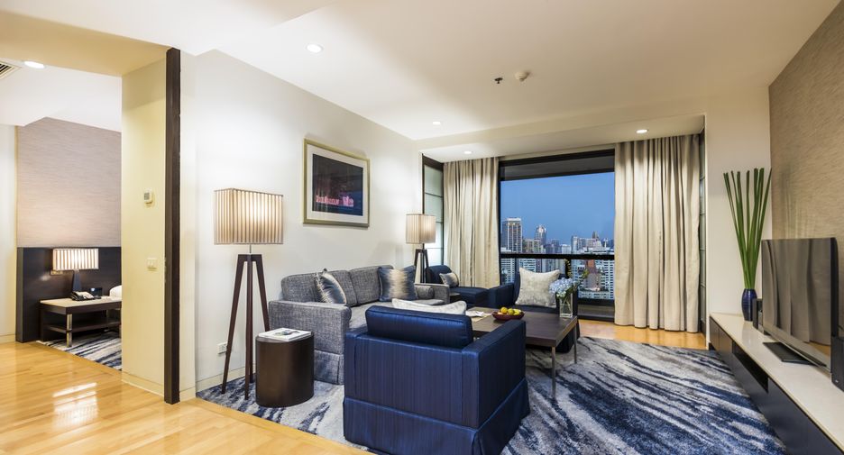 For rent 3 bedrooms apartment in Khlong Toei, Bangkok