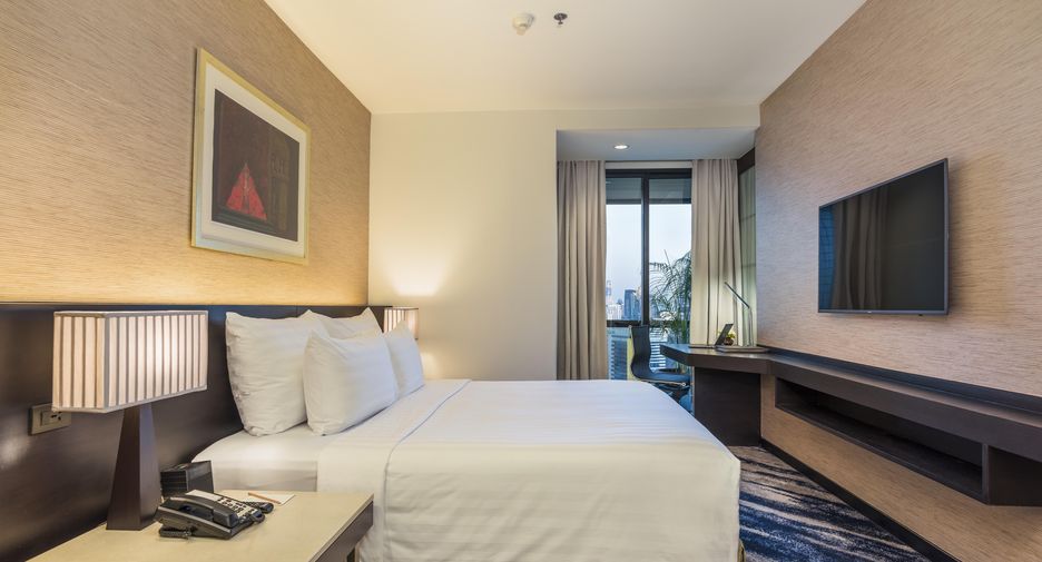 For rent 3 bedrooms apartment in Khlong Toei, Bangkok