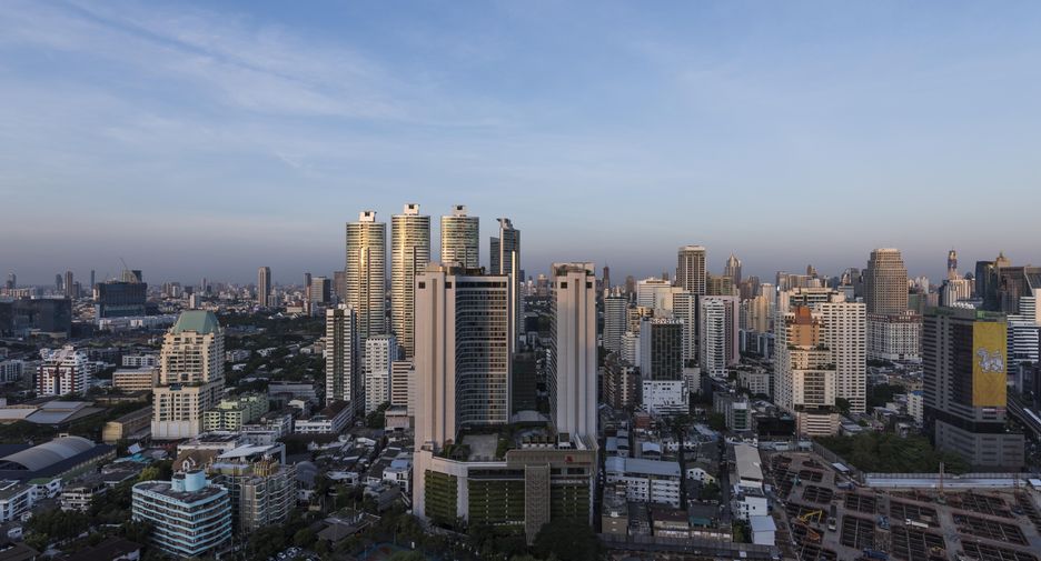 For rent 3 bedrooms apartment in Khlong Toei, Bangkok