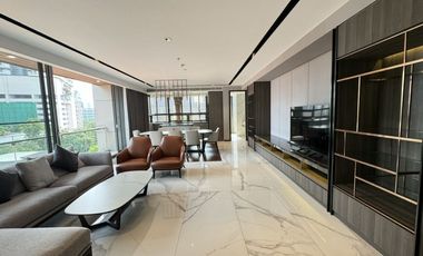 For rent 3 bedrooms apartment in Khlong Toei, Bangkok